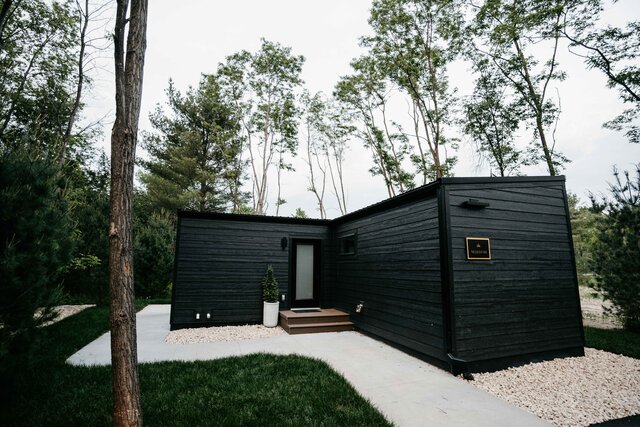 Image 4 for The Mirrored Cabin