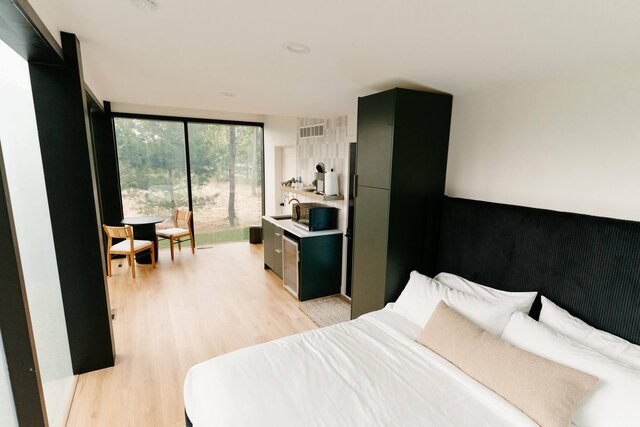 Image 8 for The Mirrored Cabin
