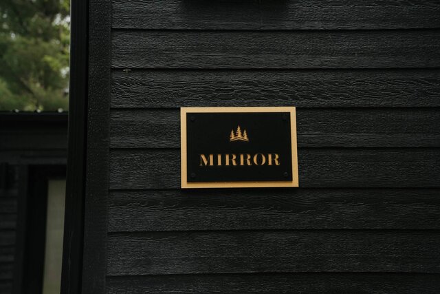 Image 5 for The Mirrored Cabin