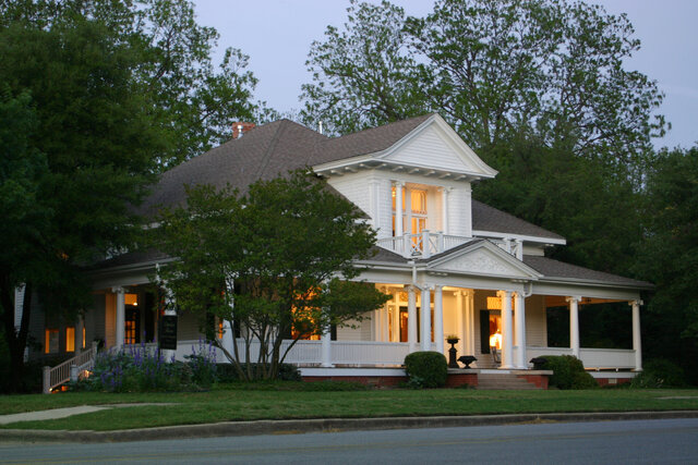 Image 6 for Chaska Main House