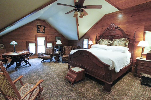 Image 5 for Chaska Main House