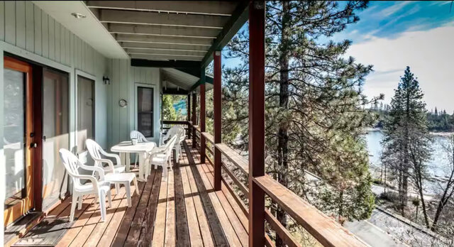 Image 15 for Large 3-story Lake View Cabin