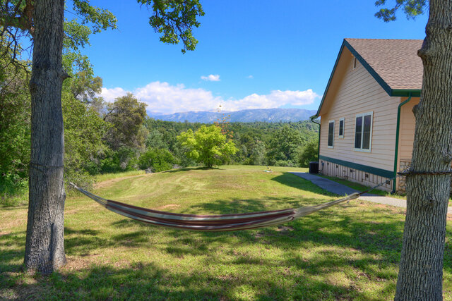 Image 2 for Oak Junction Lodge North Fork