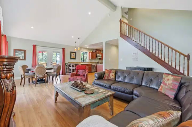 Image 4 for Shoreline Retreat