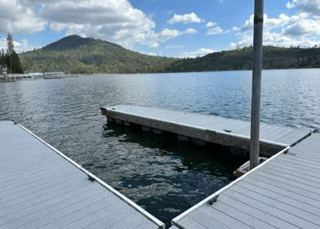 Image 2 for Martins Lakeview Lodge