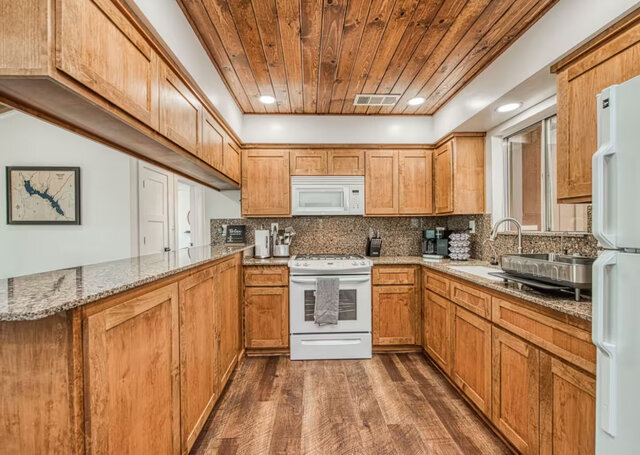 Image 7 for Good Vibes Getaway Lake Views, Private Boat Slip