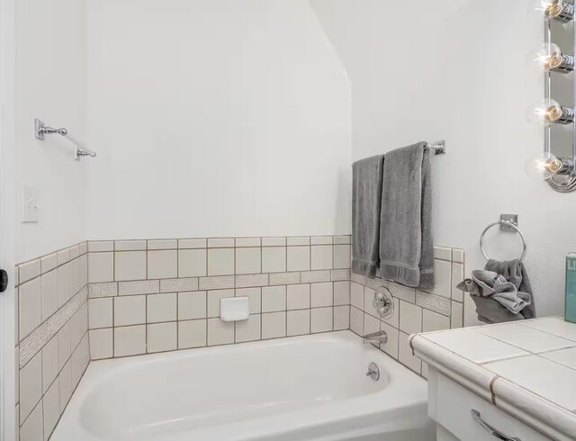 Image 23 for Marina Top - Nulick