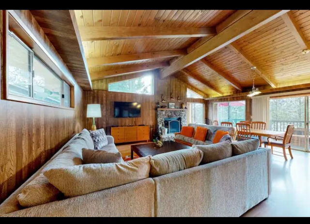 Image 4 for Groovy Lake View Cabin