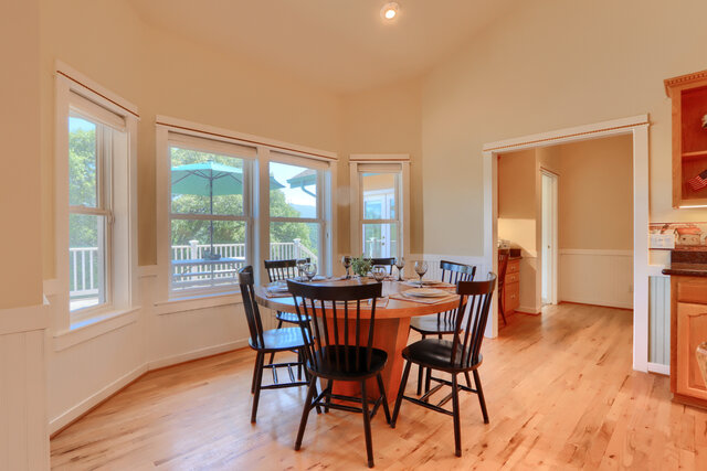 Image 18 for Oak Junction Lodge North Fork