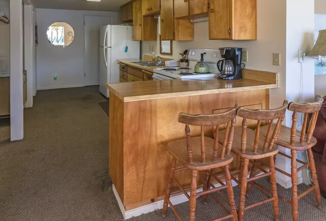 Image 15 for Lakefront Rustic Cabin