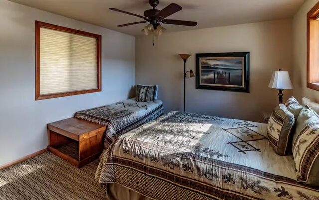 Image 21 for Large 3-story Lake View Cabin