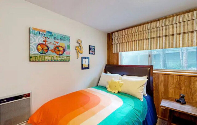 Image 14 for Groovy Lake View Cabin