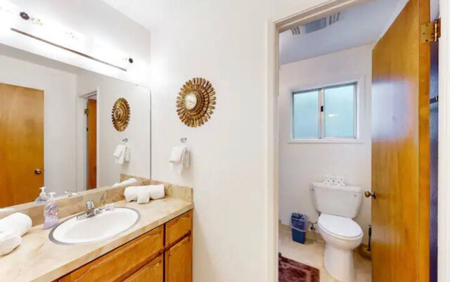 Image 25 for Groovy Lake View Cabin