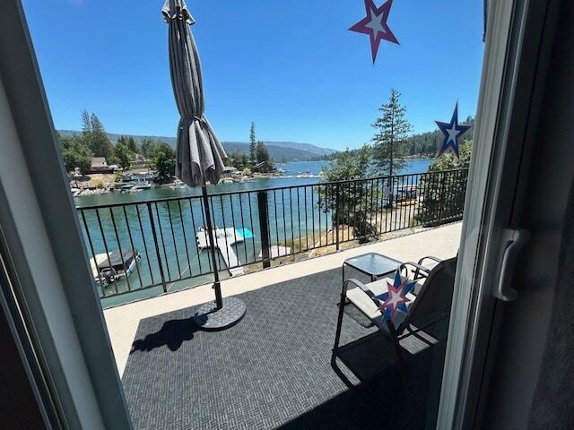 Image 8 for Bass Lake Lakefront 6 Bedroom 5 Bath Private Dock