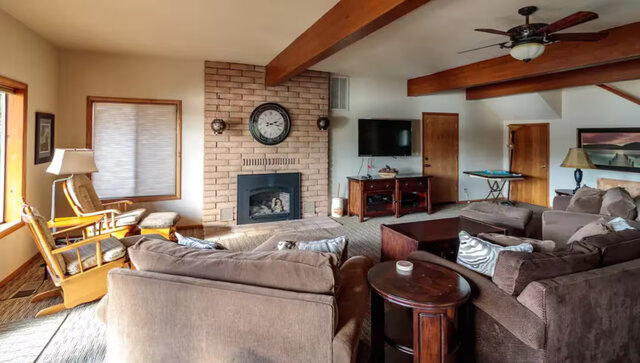 Image 10 for Large 3-story Lake View Cabin