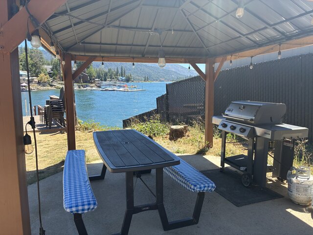 Image 10 for Lakefront Rustic Cabin