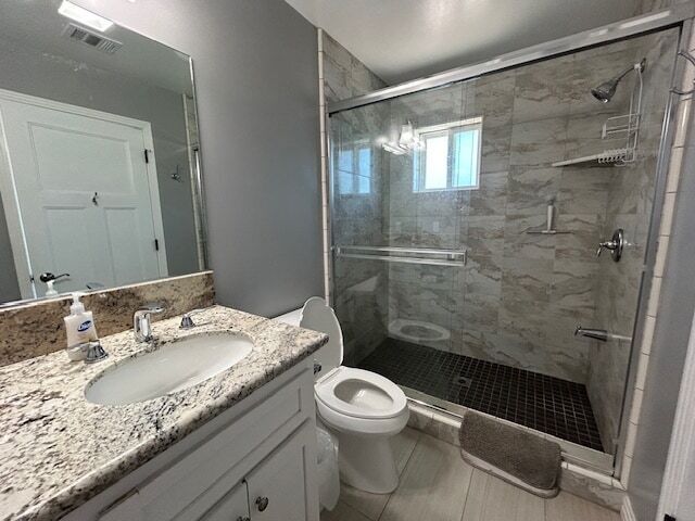 Image 9 for Bass Lake Lakefront 6 Bedroom 5 Bath Private Dock