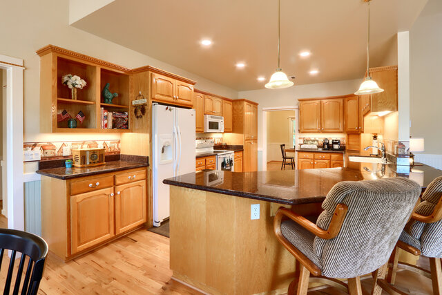 Image 11 for Oak Junction Lodge North Fork