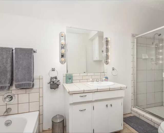 Image 21 for Marina Top - Nulick