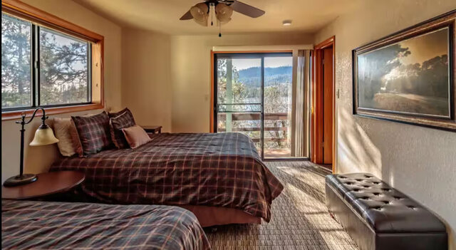 Image 25 for Large 3-story Lake View Cabin