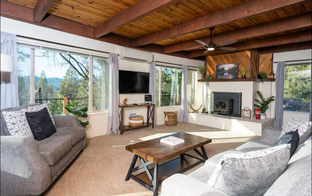 Image 4 for Martins Lakeview Lodge