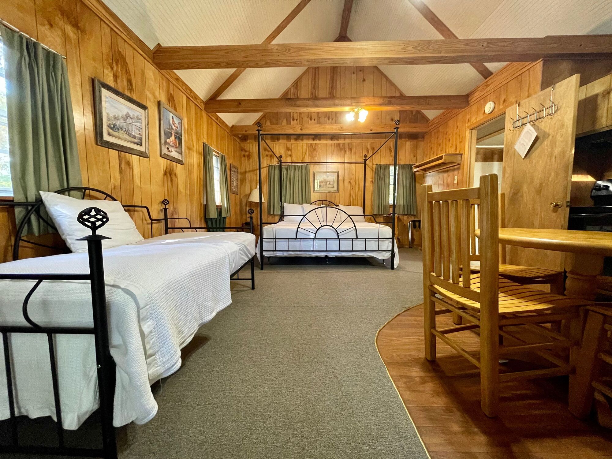 Wildwood Resort in Zwolle, Louisiana Cabin 5