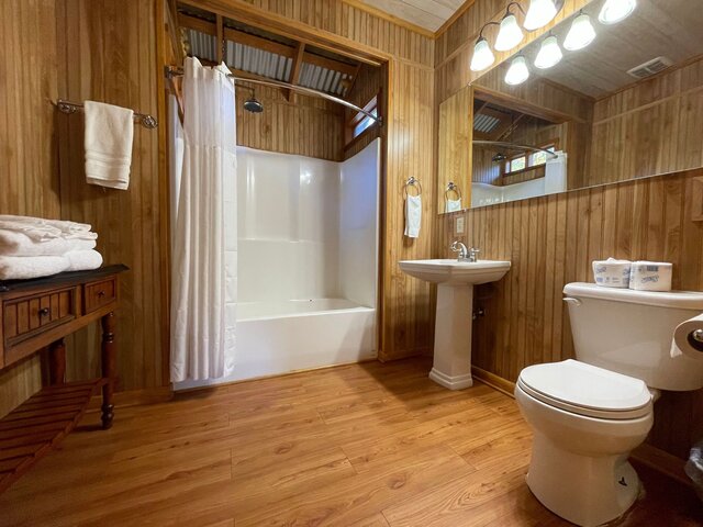 Image 4 for Cabin 22A