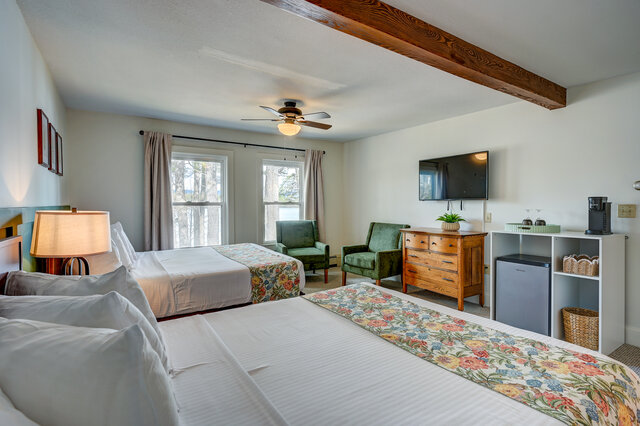 Image 3 for Oak Room