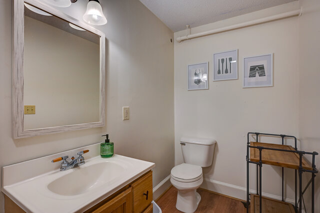 Image 4 for Oak Room