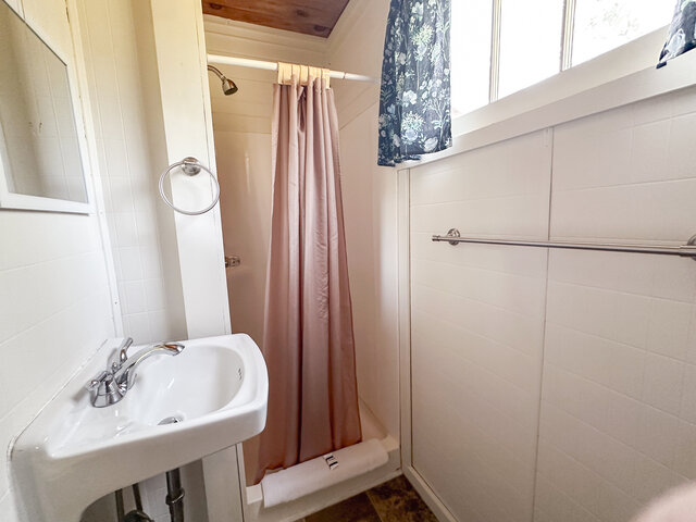 Image 5 for Cottage 7 1Q & Pullout