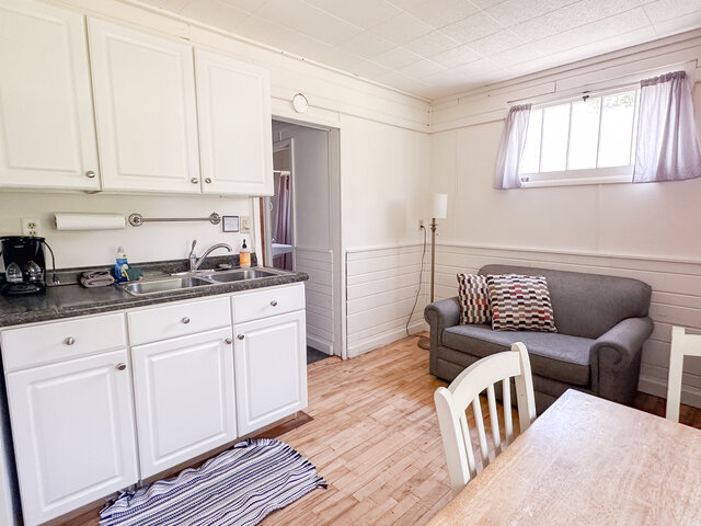 Image 3 for Cottage 7 1Q & Pullout