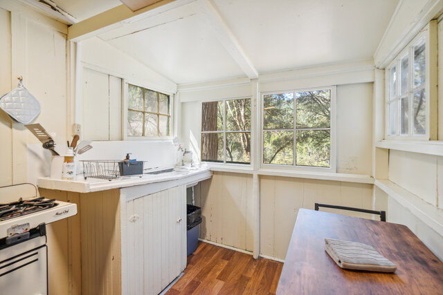 Image 4 for Cabin 12