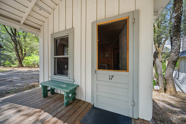 Image 12 for Cabin 17