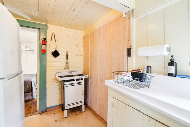 Image 4 for Cabin 16