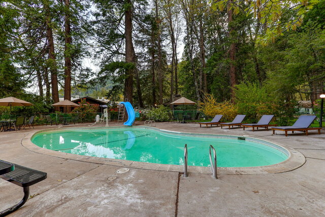 Image 25 for Modern Cabin (Sequoia)