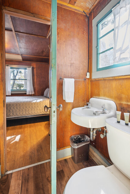 Image 10 for Cabin 04