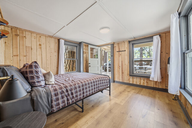 Image 2 for Cabin 12