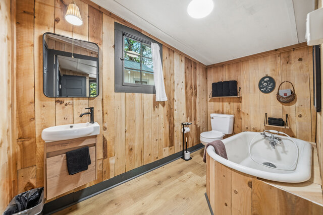 Image 2 for Cabin 02