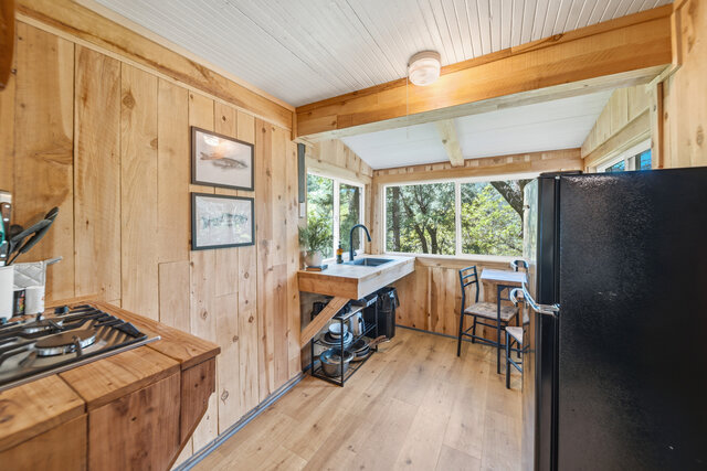 Image 3 for Cabin 16