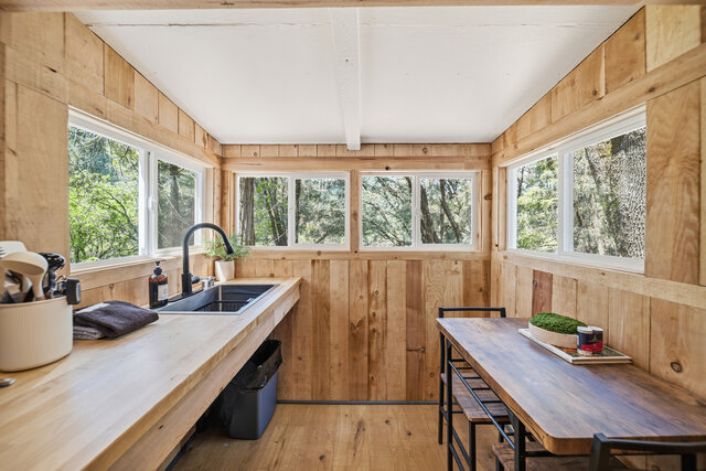 Image 4 for Cabin 12