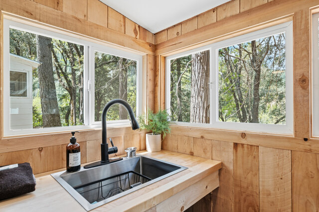 Image 3 for Cabin 12