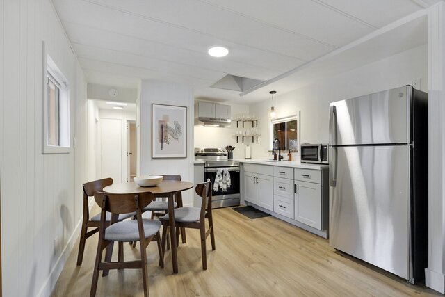 Image 20 for Modern Cabin (Sugar Maple)