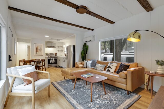 Image 19 for Modern Cabin (Sugar Maple)