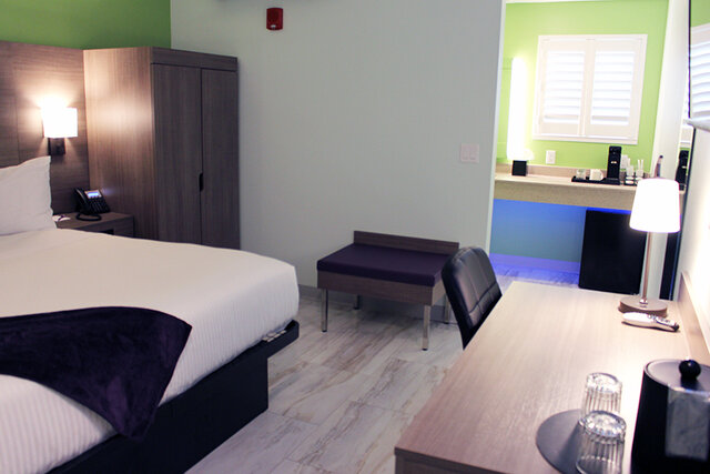 Image 4 for King Room
