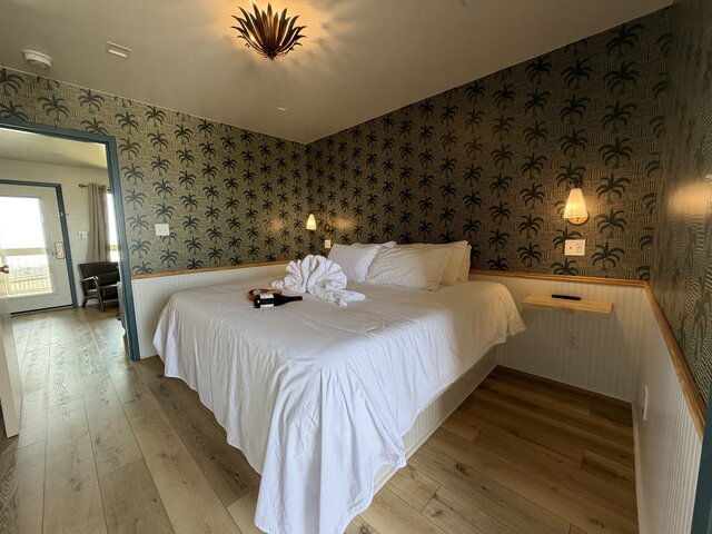 Image 2 for Upper Beachfront balcony- Suite 6