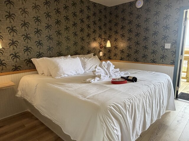 Image 2 for Beachfront balcony- Suite 1