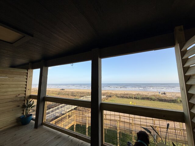 Image 10 for Upper Beachfront balcony - Suite 5