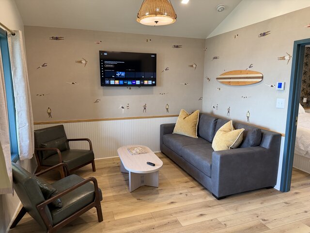 Image 4 for Beachfront balcony- Suite 2