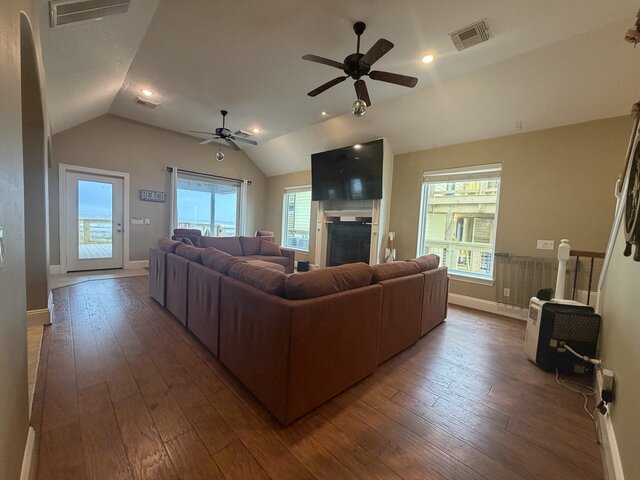 Image 6 for 2/2 Beach House
