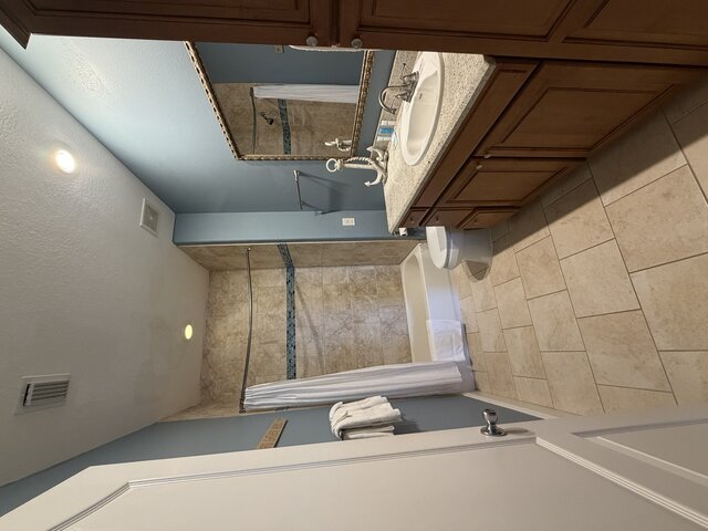 Image 18 for 2/2 Beach House